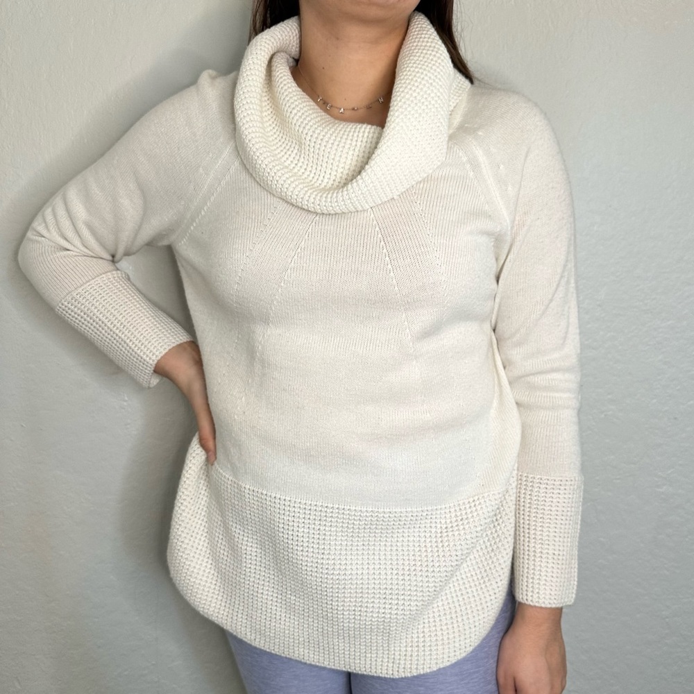White Calvin Klein Knitted Cowl Nevk Sweater Size Large